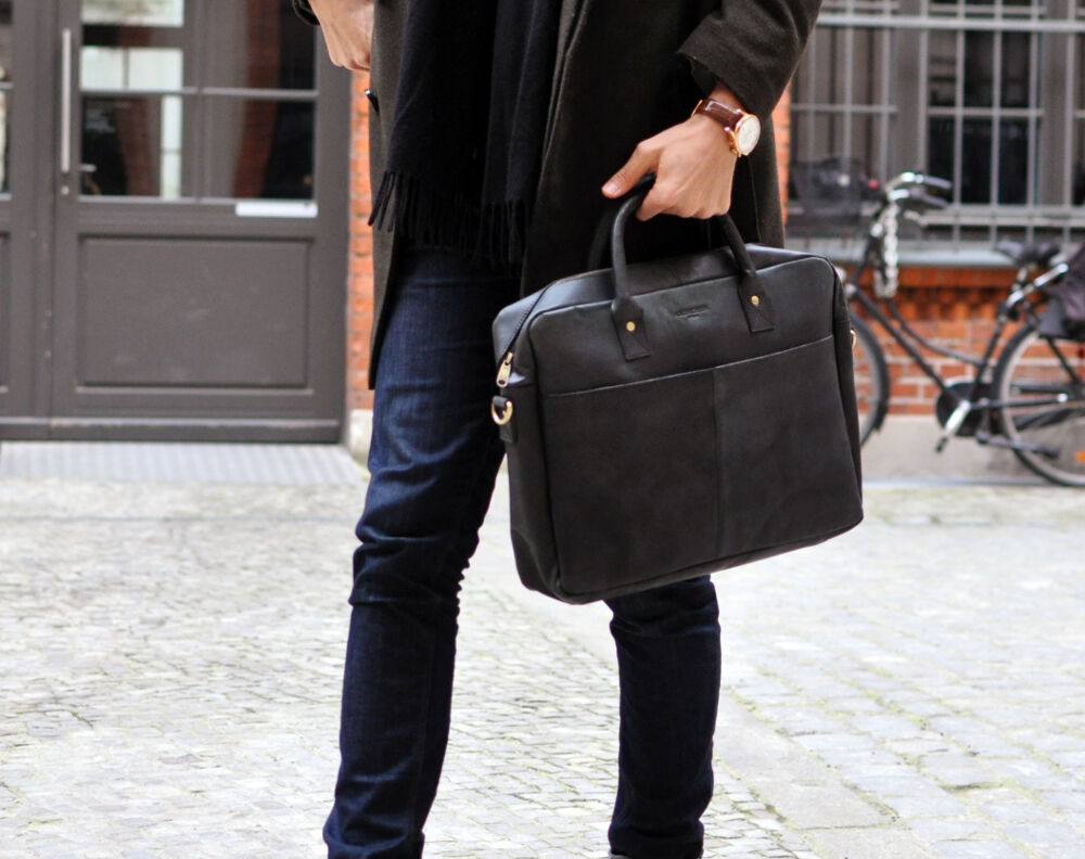 Trendfarbe Schwarz Officetasche aus Leder